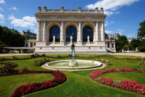 palais galliera architectural style.